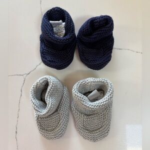 BabyGap Brannan Booties (2) and Hats